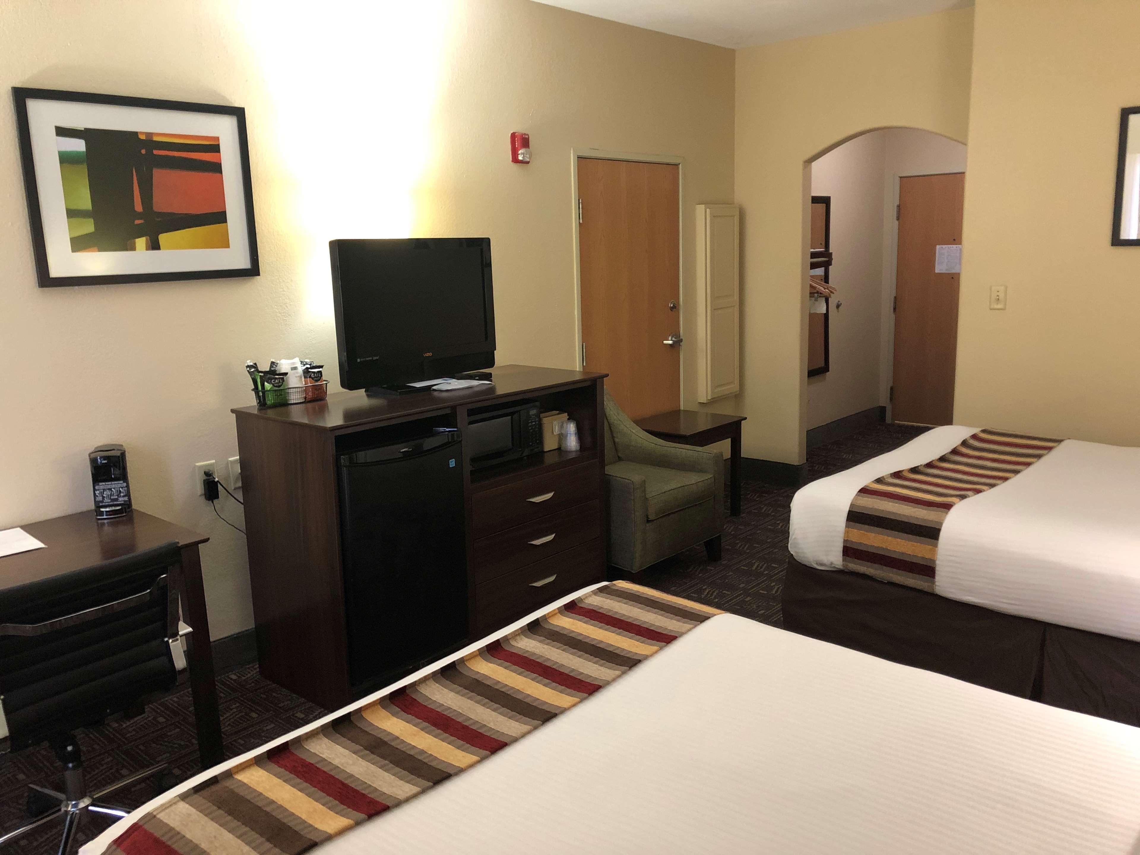 Best Western Rayne Inn Exterior foto