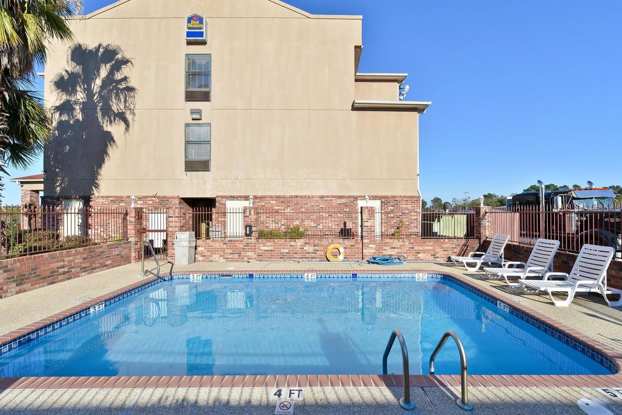 Best Western Rayne Inn Exterior foto
