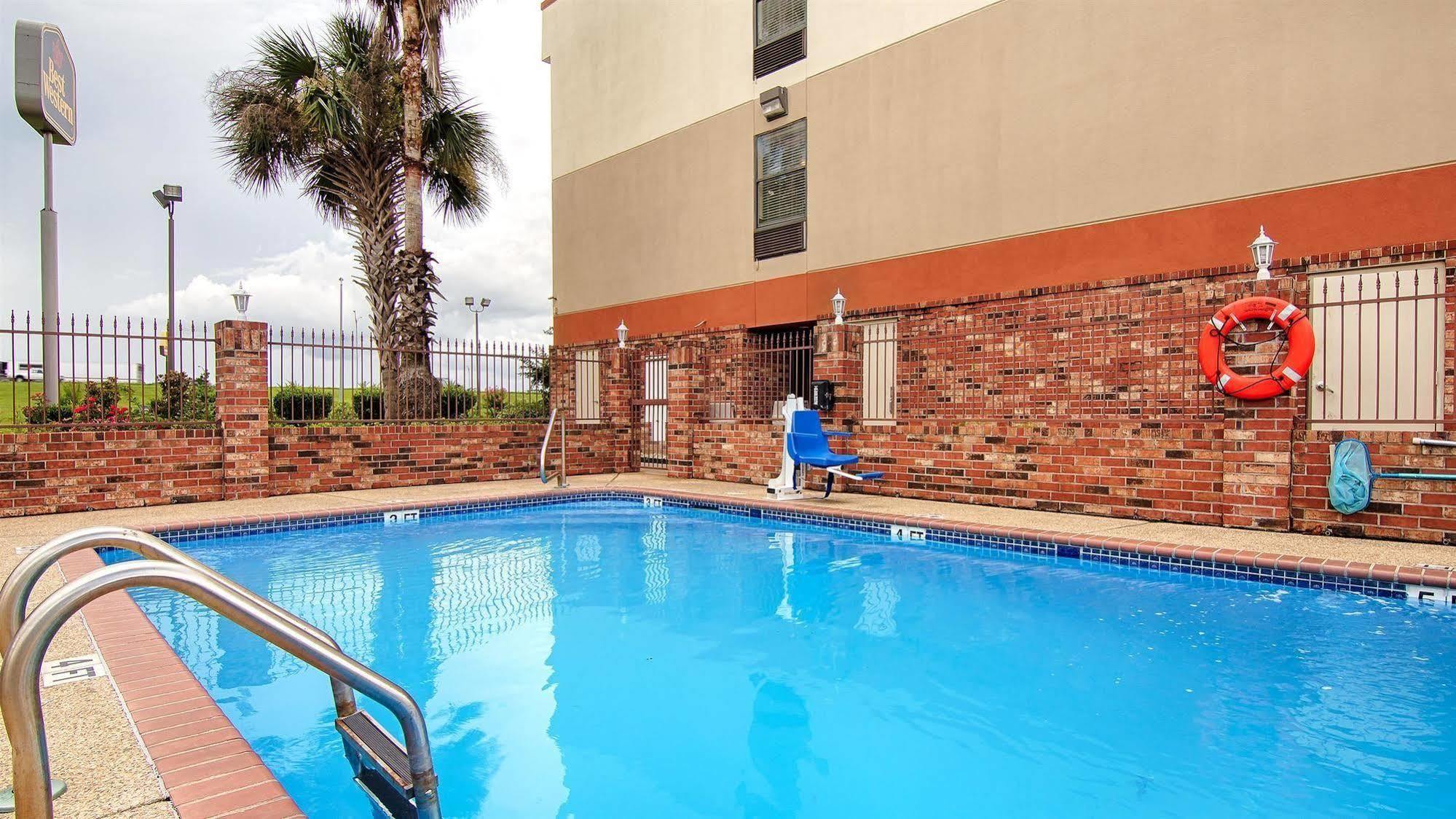 Best Western Rayne Inn Exterior foto