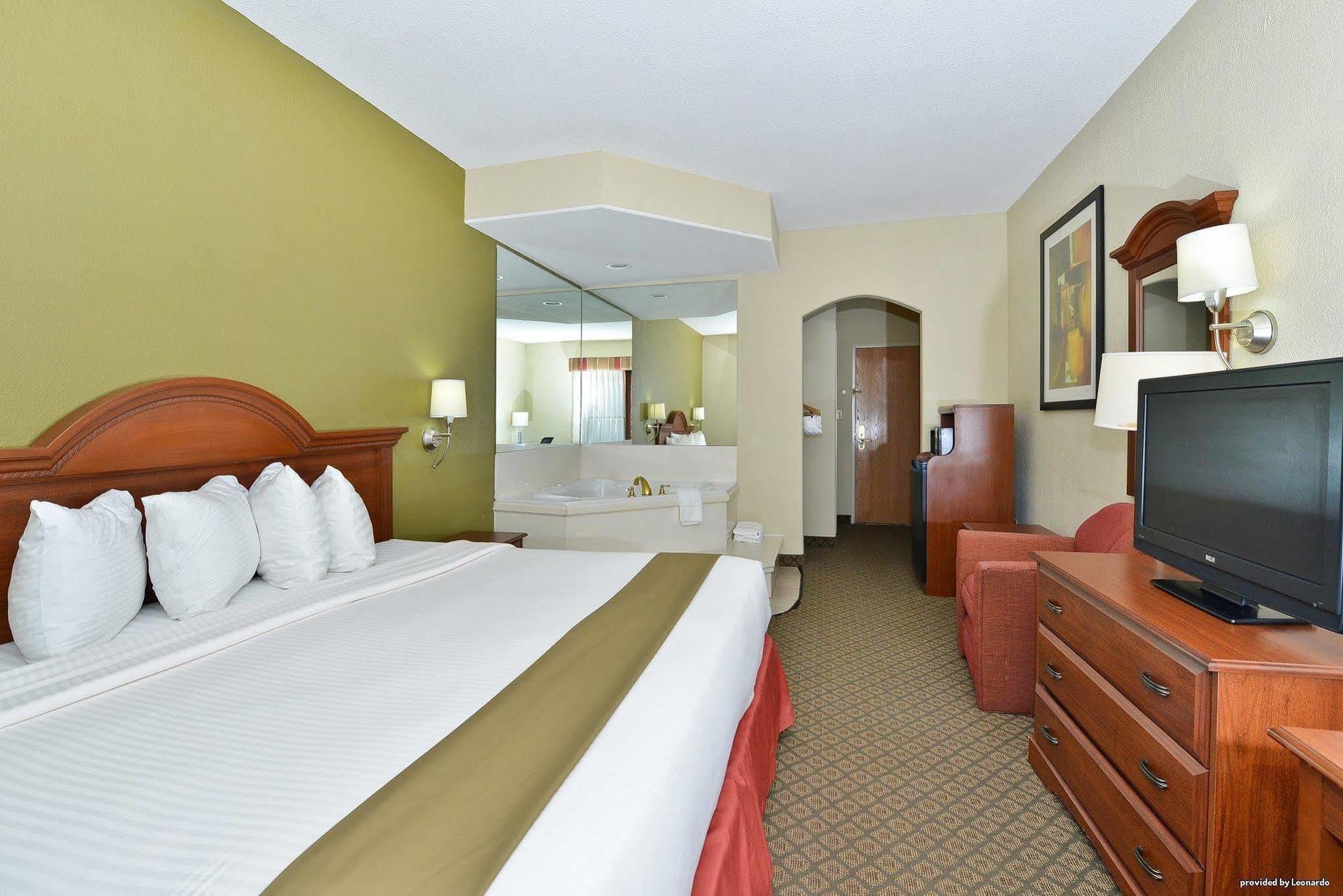 Best Western Rayne Inn Exterior foto